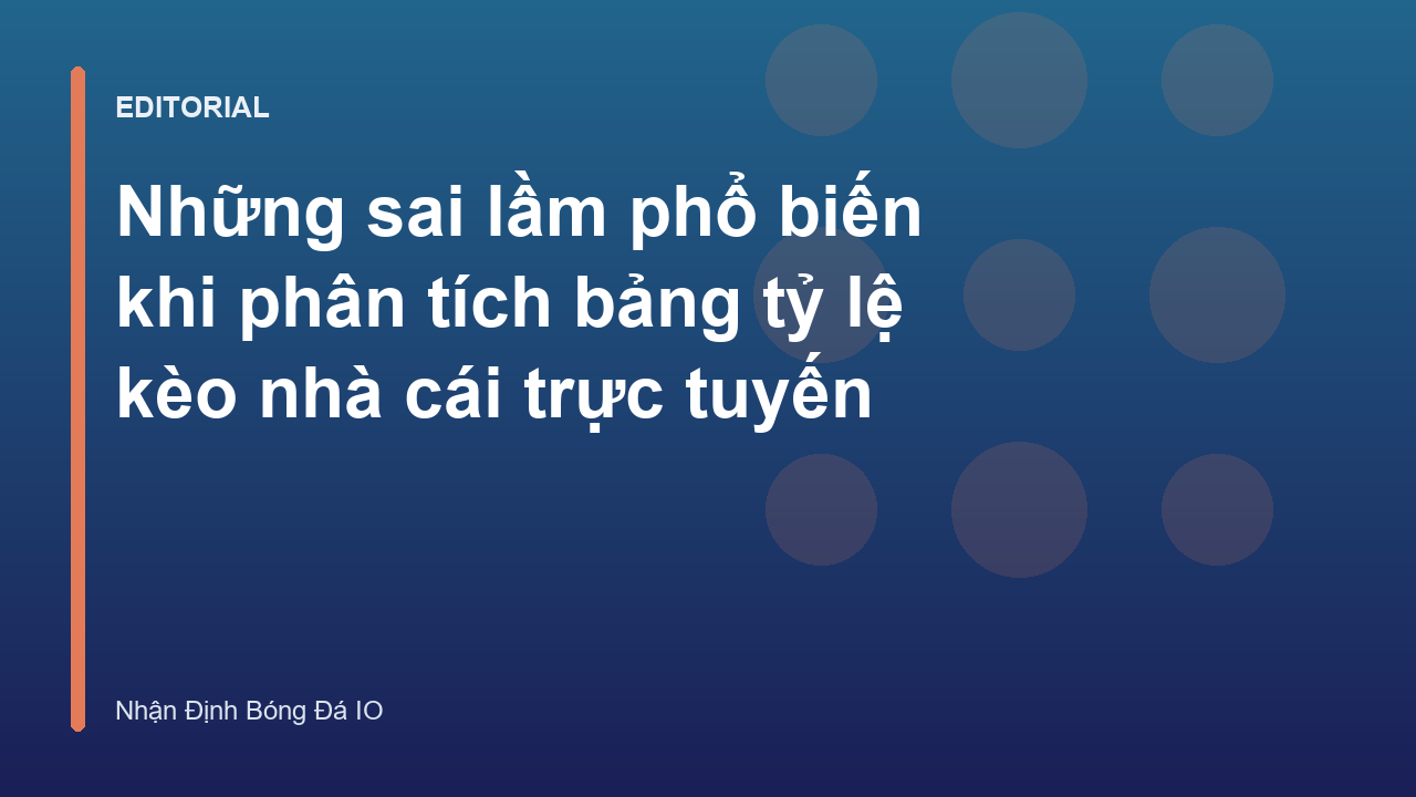 Người chơi phân tích bảng tỷ lệ kèo bóng đá trên máy tính